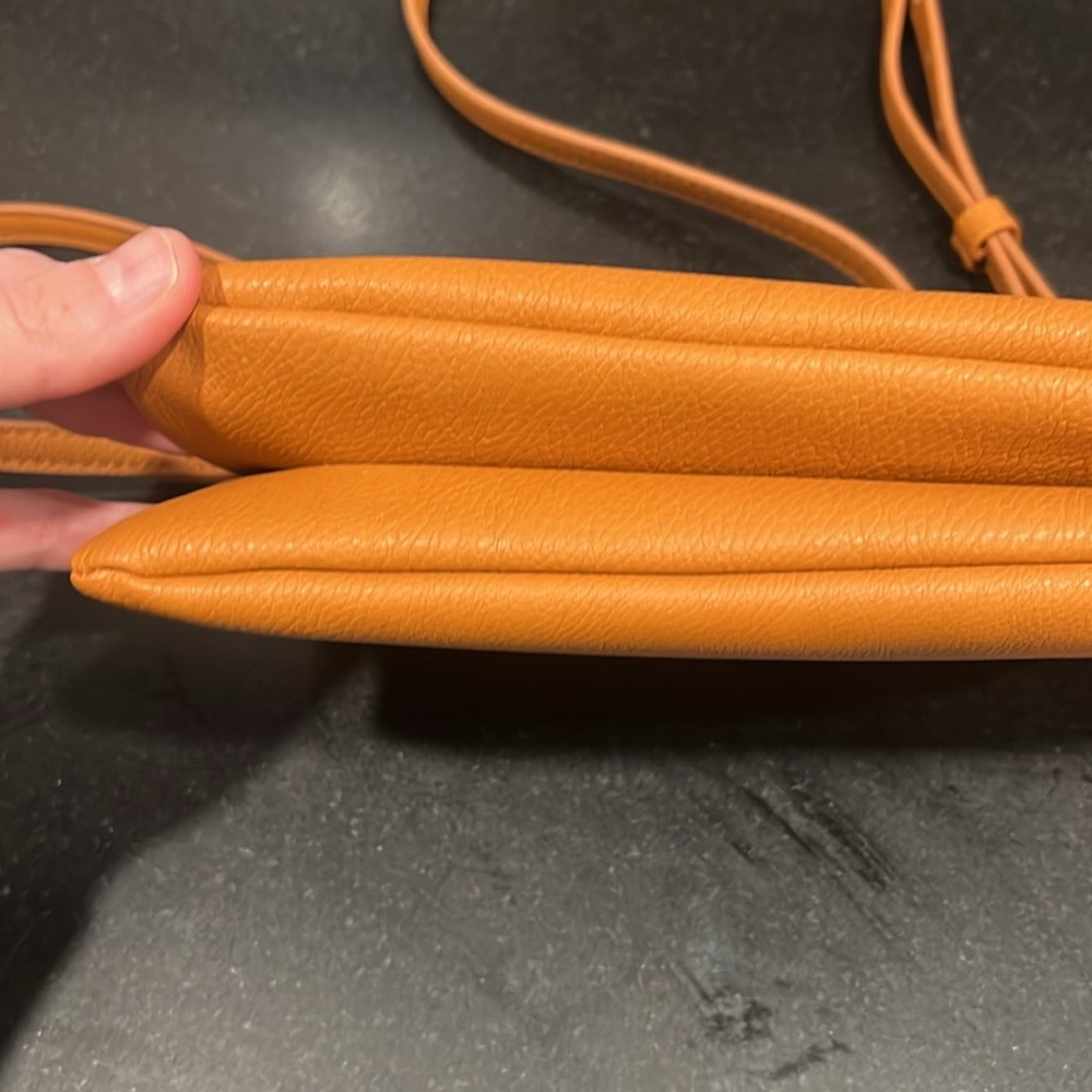 Universal Thread Crossbody Purse - Picture 2 of 5